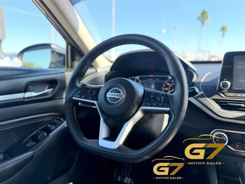 Used 2021 Nissan Altima 2.5 SV FWD image 15