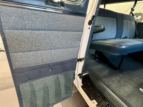 Used 1995 GMC G3500 Rally image 19