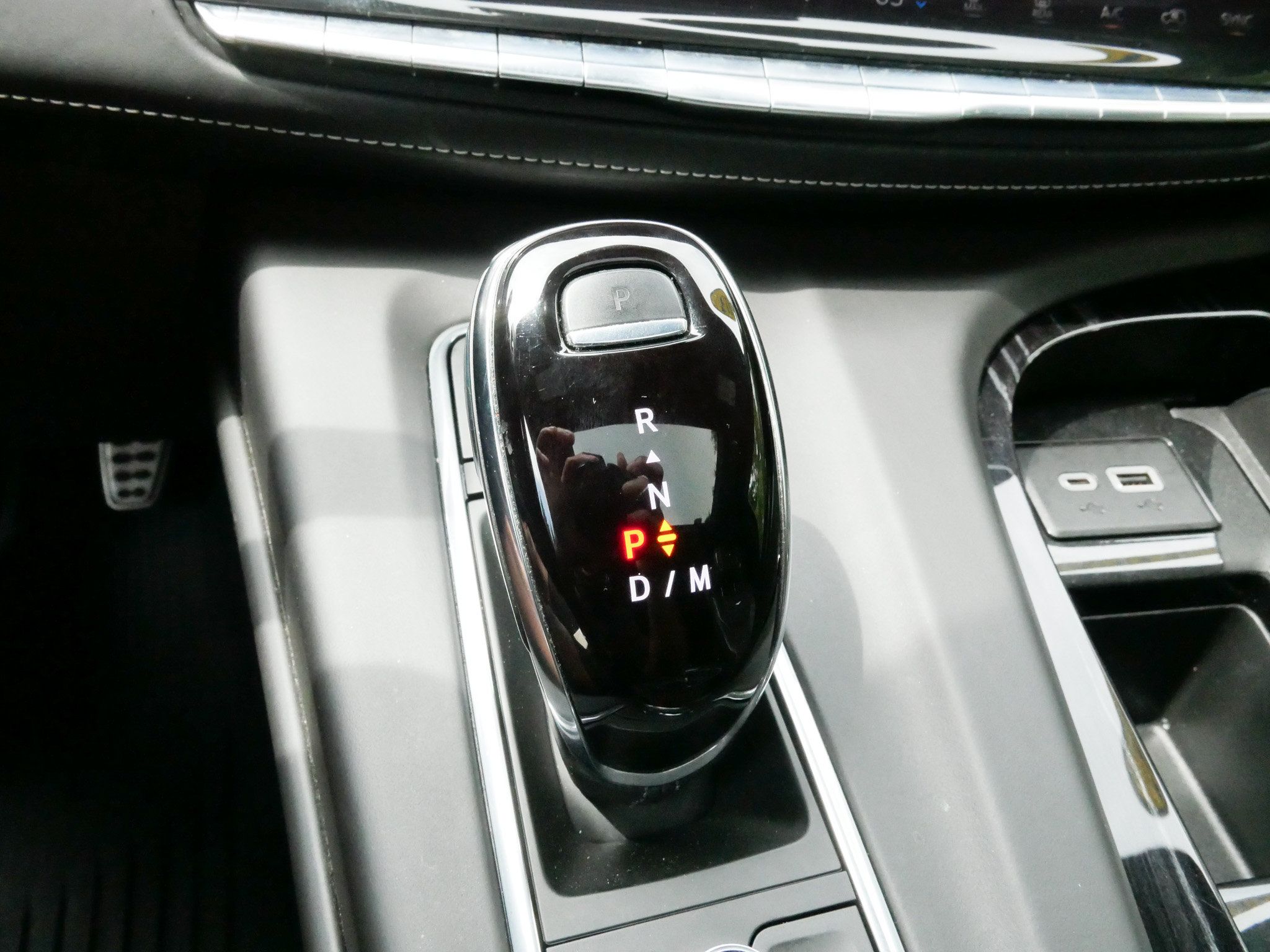 Used 2023 Cadillac Escalade V w/ LPO, ONYX Package AWD/4WD image 26
