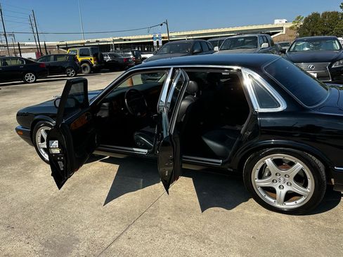 Used 2003 Jaguar XJ8 RWD image 77