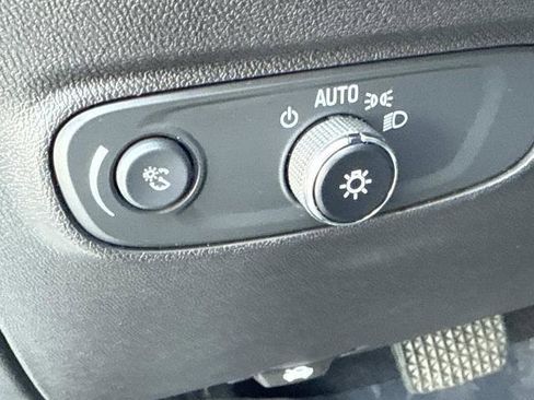 Used 2024 Chevrolet Equinox LT AWD/4WD image 11