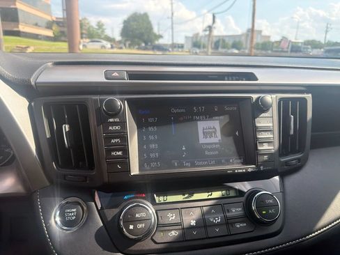 Used 2018 Toyota RAV4 XLE FWD image 9