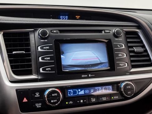 Used 2015 Toyota Highlander Plus AWD/4WD image 12