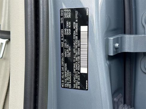 Certified 2023 Volvo XC60 B5 Plus w/ Climate Package image 28