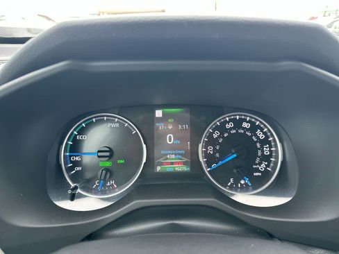 Used 2022 Toyota RAV4 XLE Premium image 35