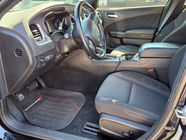 Used 2021 Dodge Charger SXT w/ Blacktop Package RWD image 8