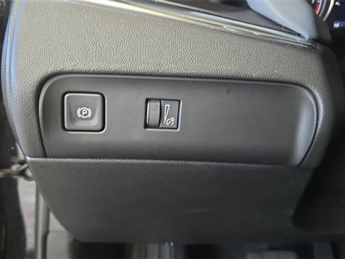 Used 2023 Buick Enclave Essence w/ LPO, Touring Package image 22