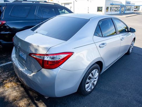 Used 2016 Toyota Corolla LE FWD image 4