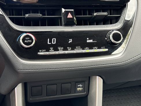 Used 2022 Toyota Corolla Cross LE FWD image 23