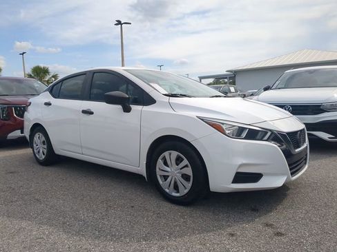 Used 2020 Nissan Versa S FWD image 2