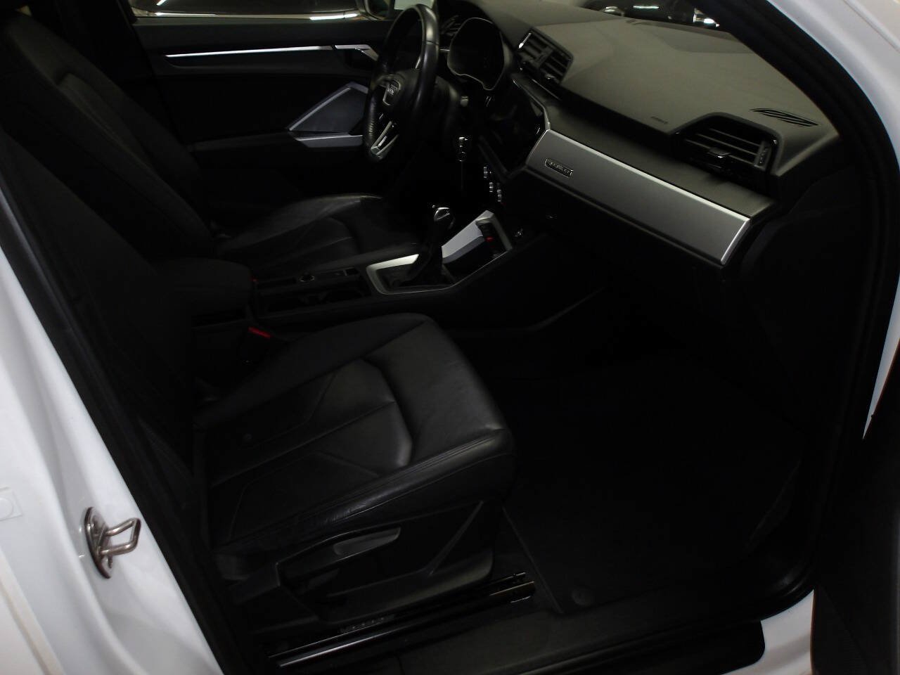 Used 2019 Audi Q3 2.0T Premium AWD/4WD image 27