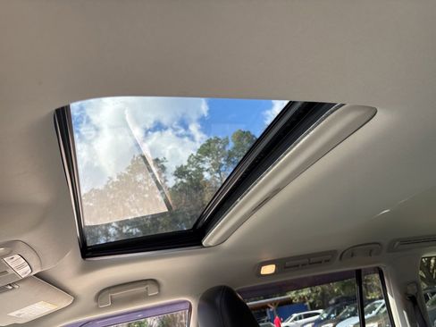 Used 2020 Nissan Armada SL w/ Premium Package image 4