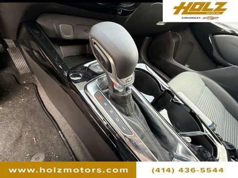 Used 2025 Chevrolet Trax LT w/ Driver Confidence Package image 16