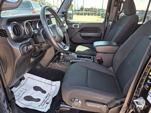 Used 2022 Jeep Gladiator Sport image 21