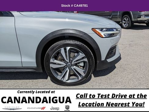 Used 2025 Volvo V60 B5 Cross Country Plus AWD/4WD image 40