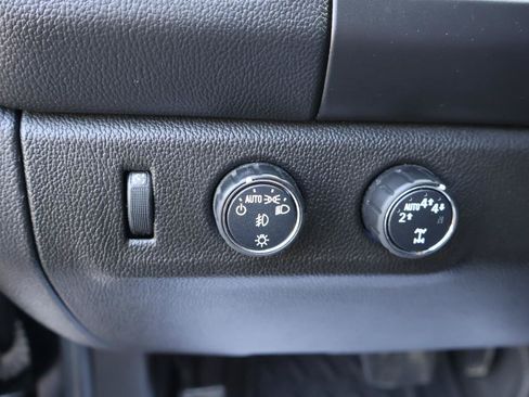 Used 2021 Chevrolet Colorado LT w/ LT Convenience Package AWD/4WD image 11
