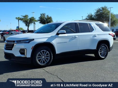 Used 2023 Chevrolet Traverse LT FWD image 1