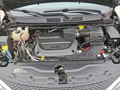 Used 2020 Chrysler Pacifica Touring-L Plus w/ Advanced Safetytec Group image 32