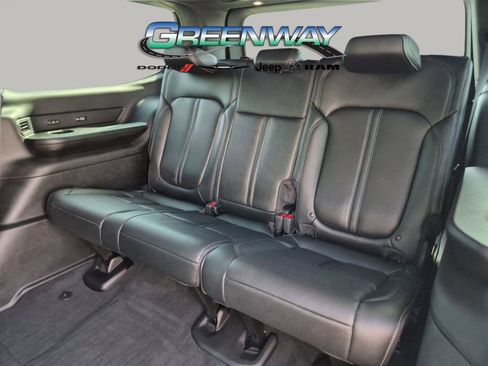 Used 2026 Jeep Grand Wagoneer Limited AWD/4WD image 29