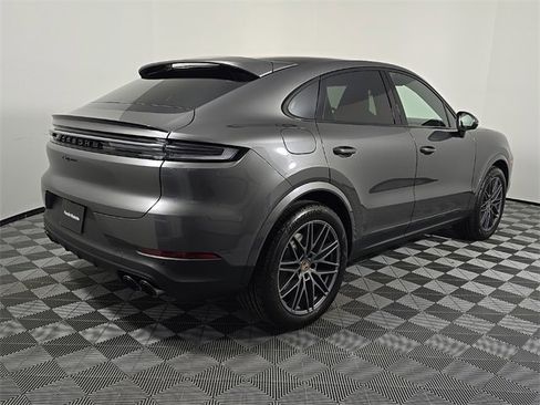 Certified 2025 Porsche Cayenne Coupe image 7