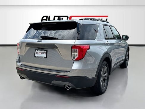Used 2022 Ford Explorer XLT w/ Equipment Group 202A RWD image 7