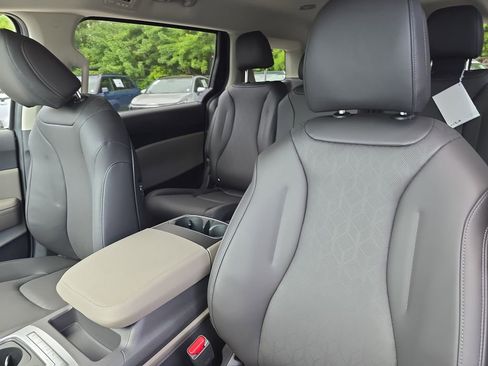 New 2026 Kia Carnival LXS image 22