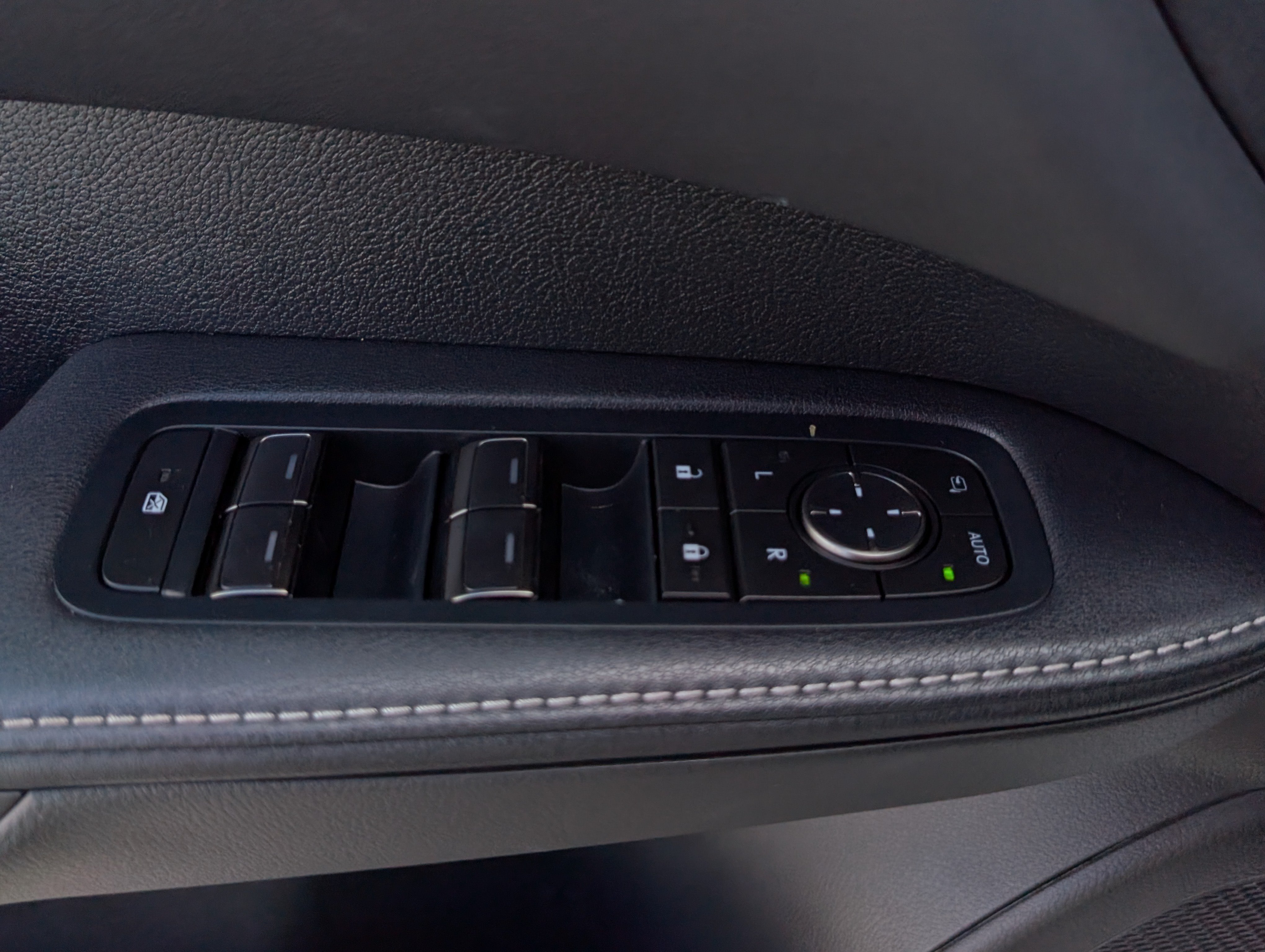 Used 2025 Lexus RX 350 Premium w/ Accessory Package (Z1) AWD/4WD image 21