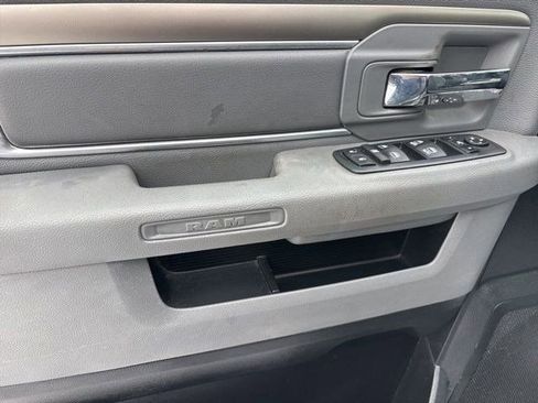 Used 2017 RAM 1500 Classic SLT w/ SLT Plus D￩cor Group image 13