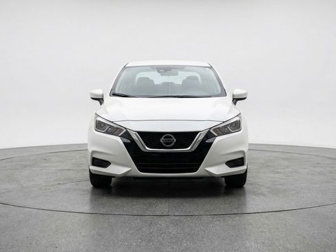 Used 2025 Nissan Versa SV FWD image 2