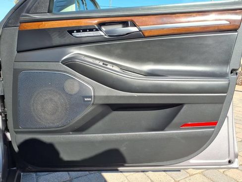 Used 2018 Genesis G90 5.0 Ultimate RWD image 25