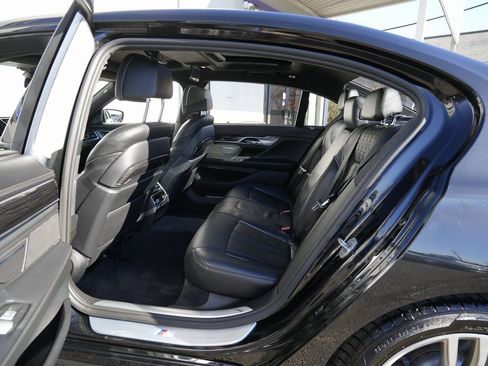 Used 2016 BMW 750i xDrive image 20