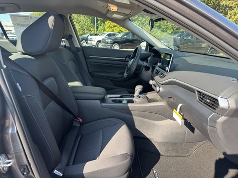 New 2025 Nissan Altima 2.5 S image 16