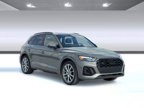 Used 2023 Audi Q5 e Premium Plus w/ Premium Plus Package AWD/4WD image 7