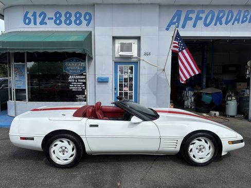 Used 1991 Chevrolet Corvette Convertible RWD image 5