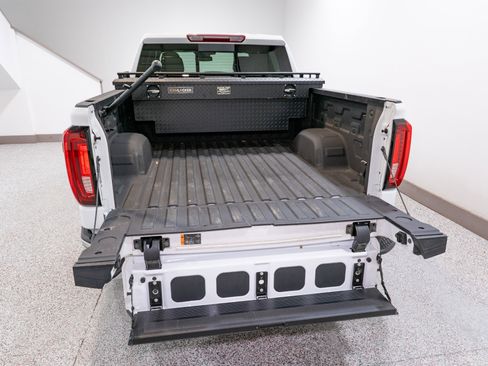 Used 2025 GMC Sierra 1500 SLT w/ SLT Premium Plus Package image 11