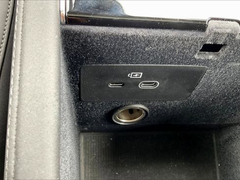 Used 2025 Volvo XC90 B5 Plus w/ Protection Package Premier image 37