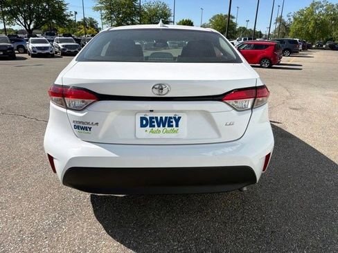 Used 2023 Toyota Corolla LE FWD image 3