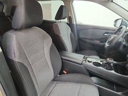 Used 2023 Nissan Rogue SV image 25