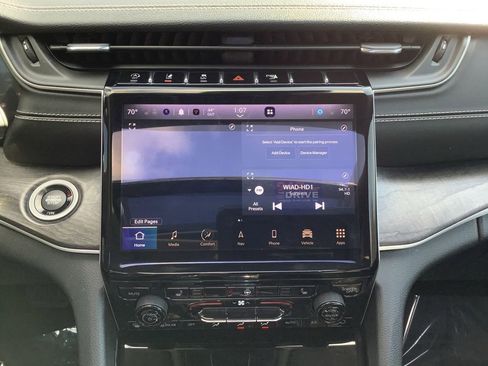 Used 2023 Jeep Grand Cherokee Limited image 18