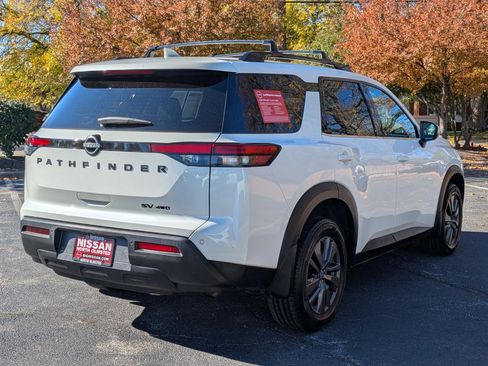 Certified 2022 Nissan Pathfinder SV w/ SV Black Package image 5