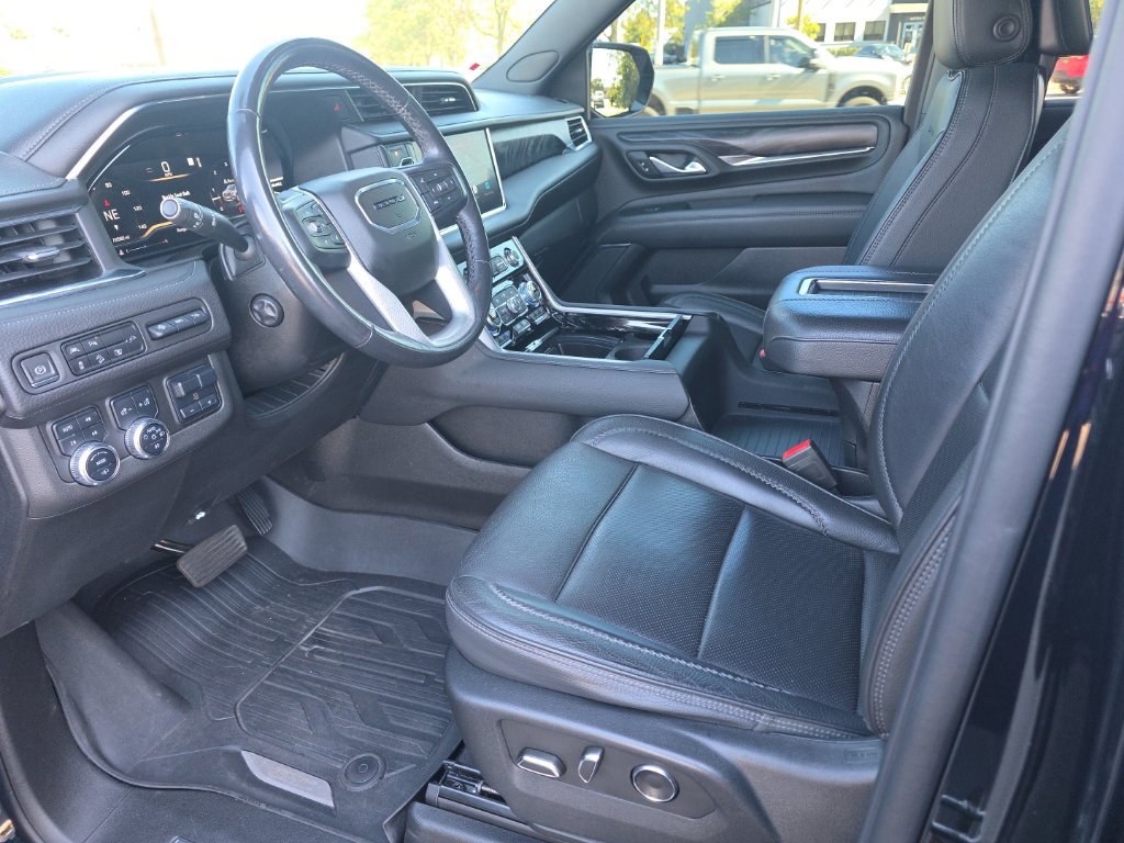 Used 2022 GMC Yukon Denali w/ Denali Ultimate Package AWD/4WD image 10