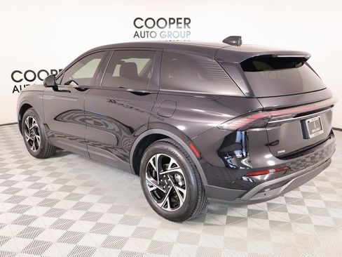 Certified 2025 Lincoln Nautilus Premier w/ Equipment Group 102A image 24