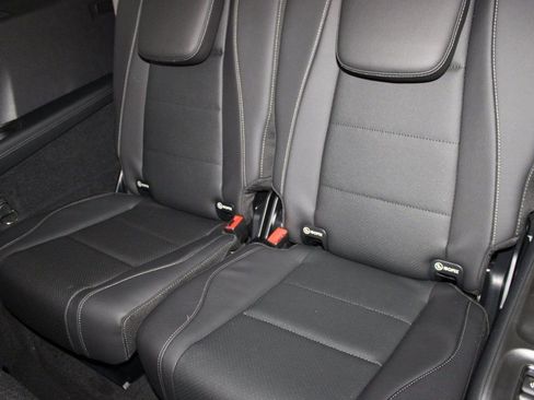 Used 2026 Mercedes-Benz GLS 450 4MATIC image 15