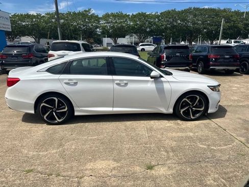 Used 2018 Honda Accord Sport image 4