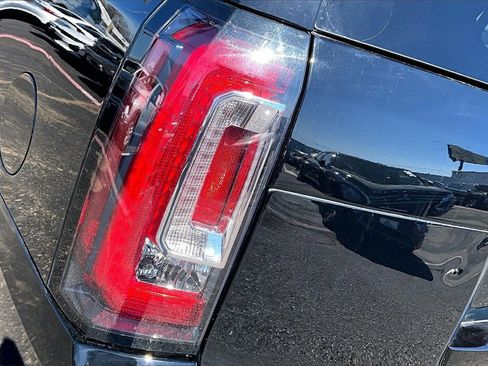 Used 2020 GMC Yukon XL Denali image 22