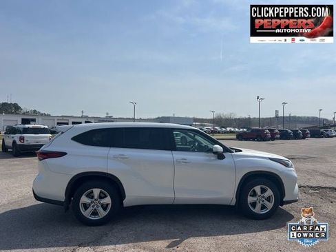 Used 2024 Toyota Highlander LE image 7