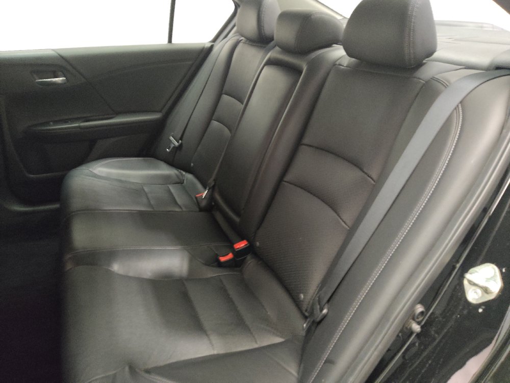 Used 2017 Honda Accord Touring image 18