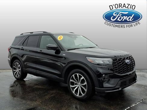 Used 2025 Ford Explorer ST-Line image 1