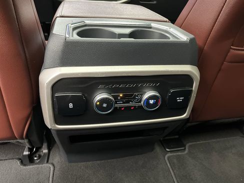 Certified 2024 Ford Expedition Limited AWD/4WD image 15