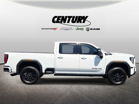 Used 2024 GMC Sierra 2500 AT4 w/ AT4 Premium Plus Package AWD/4WD image 2